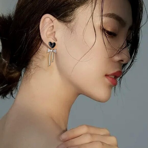 Women's Heart Black Dangle Sparkly Cubic Zirconia Crystal Rhinestone Earring - Picture 4 of 7